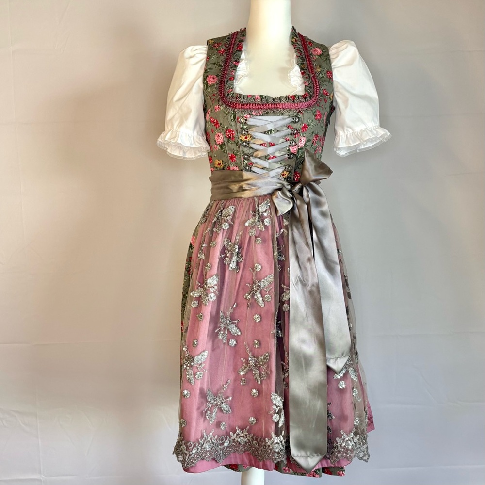 Georgeous Oktoberfest Dirndl Set – Country Line Dress w/ Blouse & Apron (US 4-6)